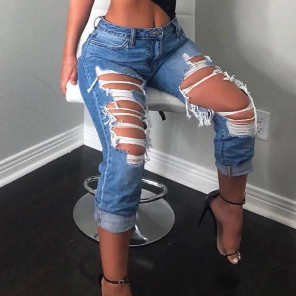 Distressed high waisted boyfriend jeans